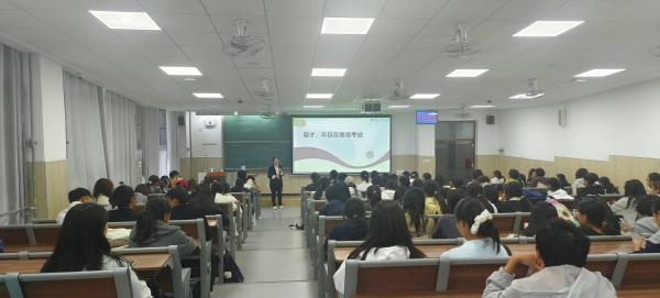 beat365官方网站大学英语第二教学部成功举办国才考试讲座